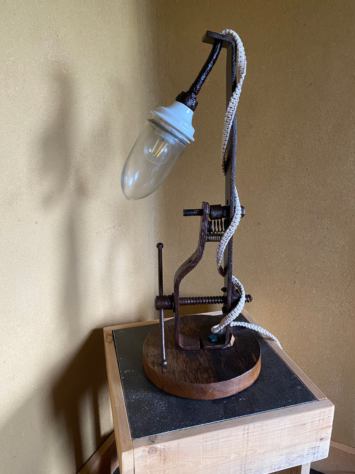 rustieke originele unieke (bureau)lamp
