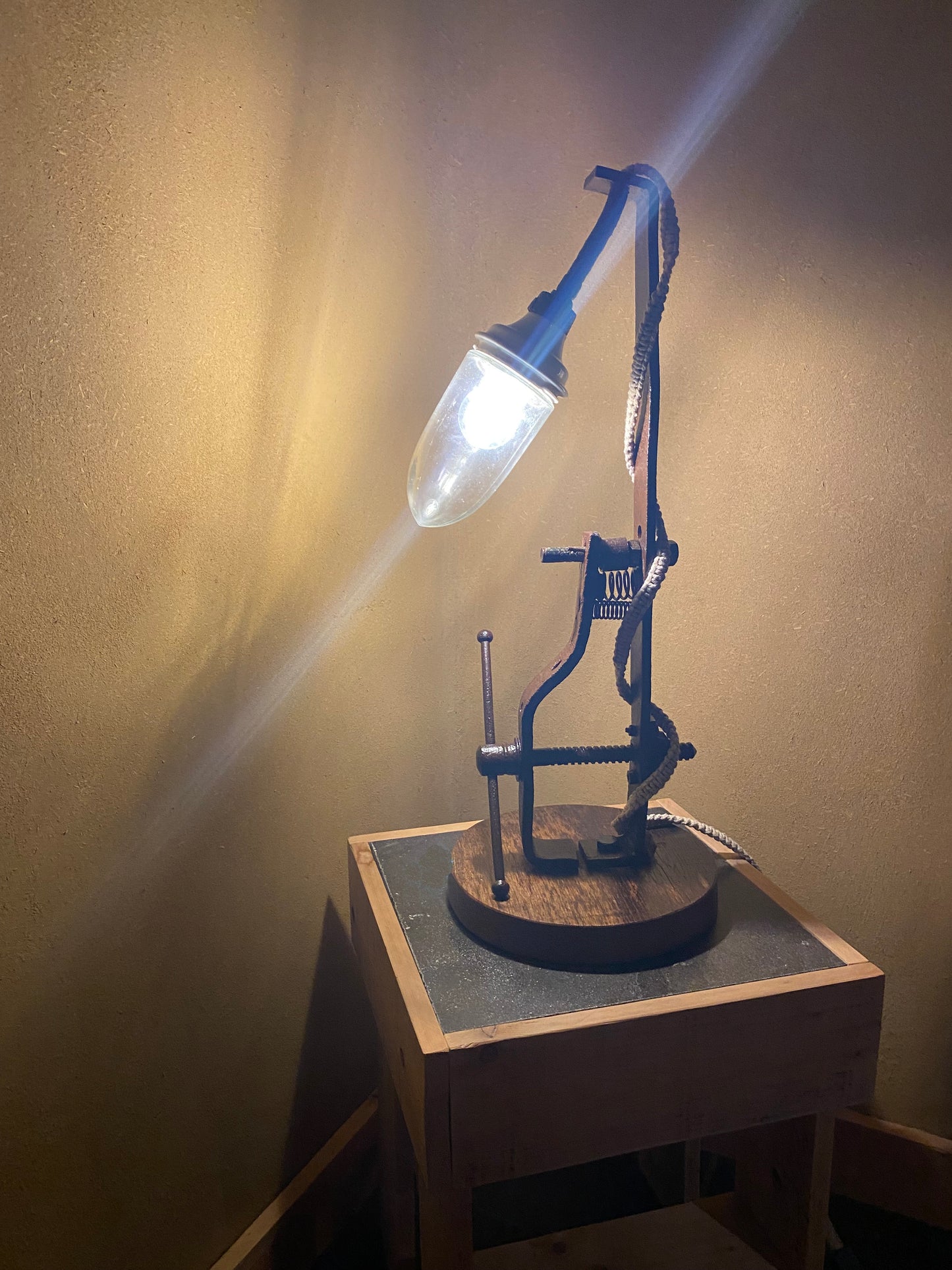 rustieke originele unieke (bureau)lamp